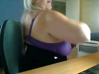 Hot Big Tits Mom In Webcam
